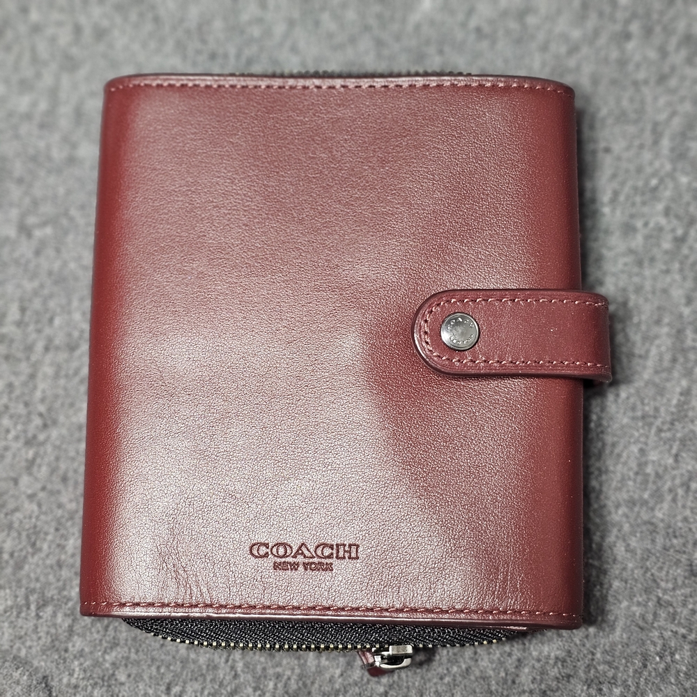 Coach QB/Cardinal Leather Cord Organizer Wallet Red Zip Snap Closure
